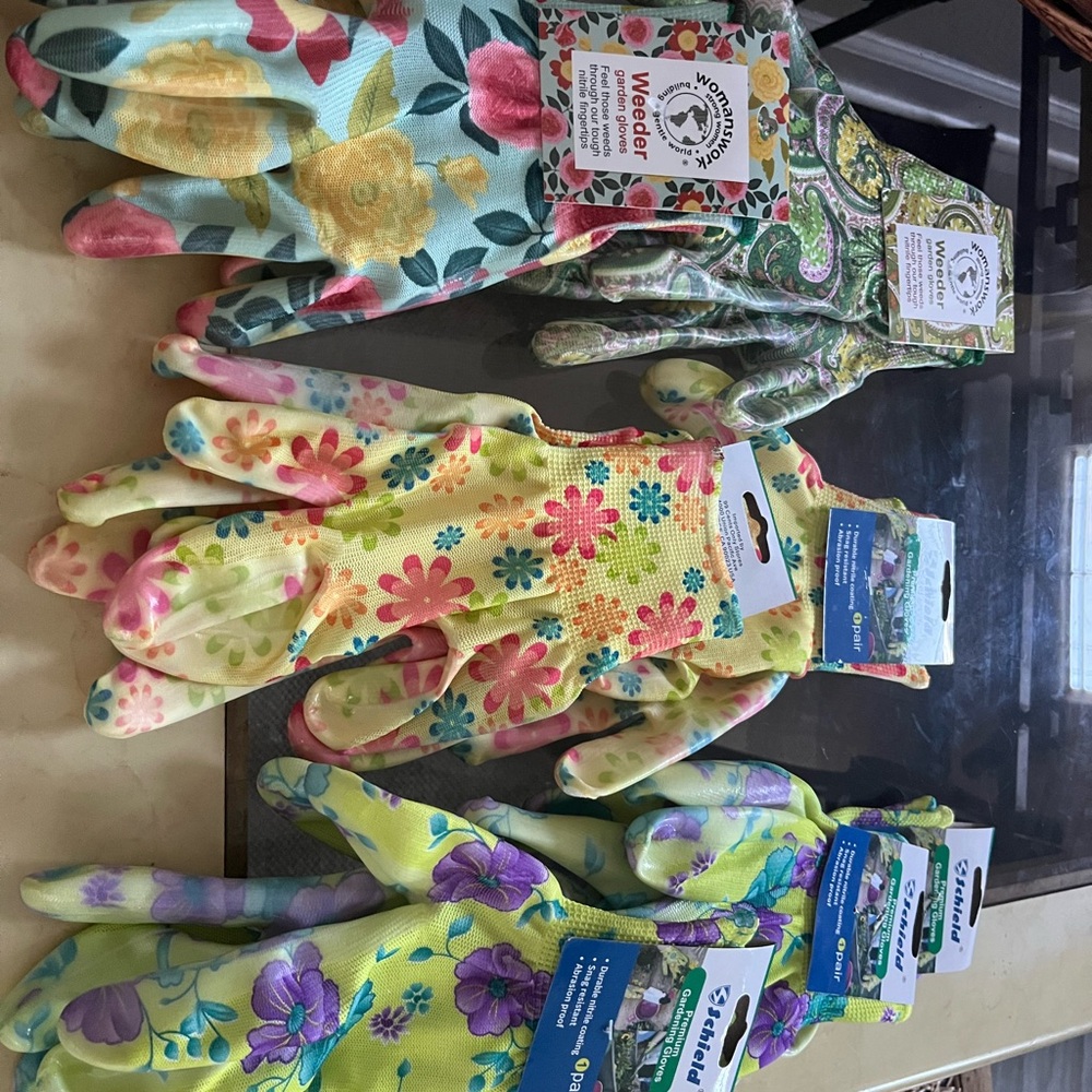 Colorful Floral Gardening Gloves Set